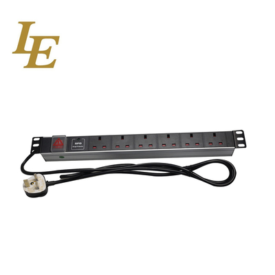 19인치 블랙 알루미늄 6중 8출구 UK PDU 스위치 3x1.5mm2 케이블 BS1363 13A 영국 플러그