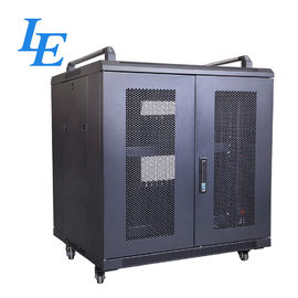 800KG 적재 능력 서버 선반 내각 PDU 선반 IP20 SPCC 제동하는을 가진 물자 회전 바퀴